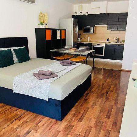 Corvin Boutique Apartment Parking In The Plaza Budapest Exteriör bild