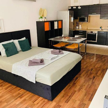 Corvin Boutique Apartment Parking In The Plaza Budapest Exteriör bild