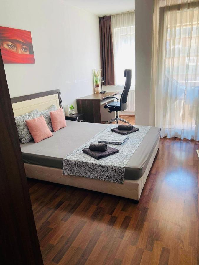 Corvin Boutique Apartment Parking In The Plaza Budapest Exteriör bild