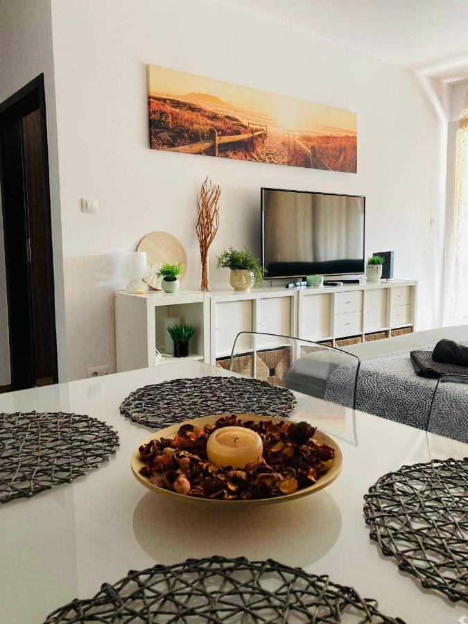 Corvin Boutique Apartment Parking In The Plaza Budapest Exteriör bild