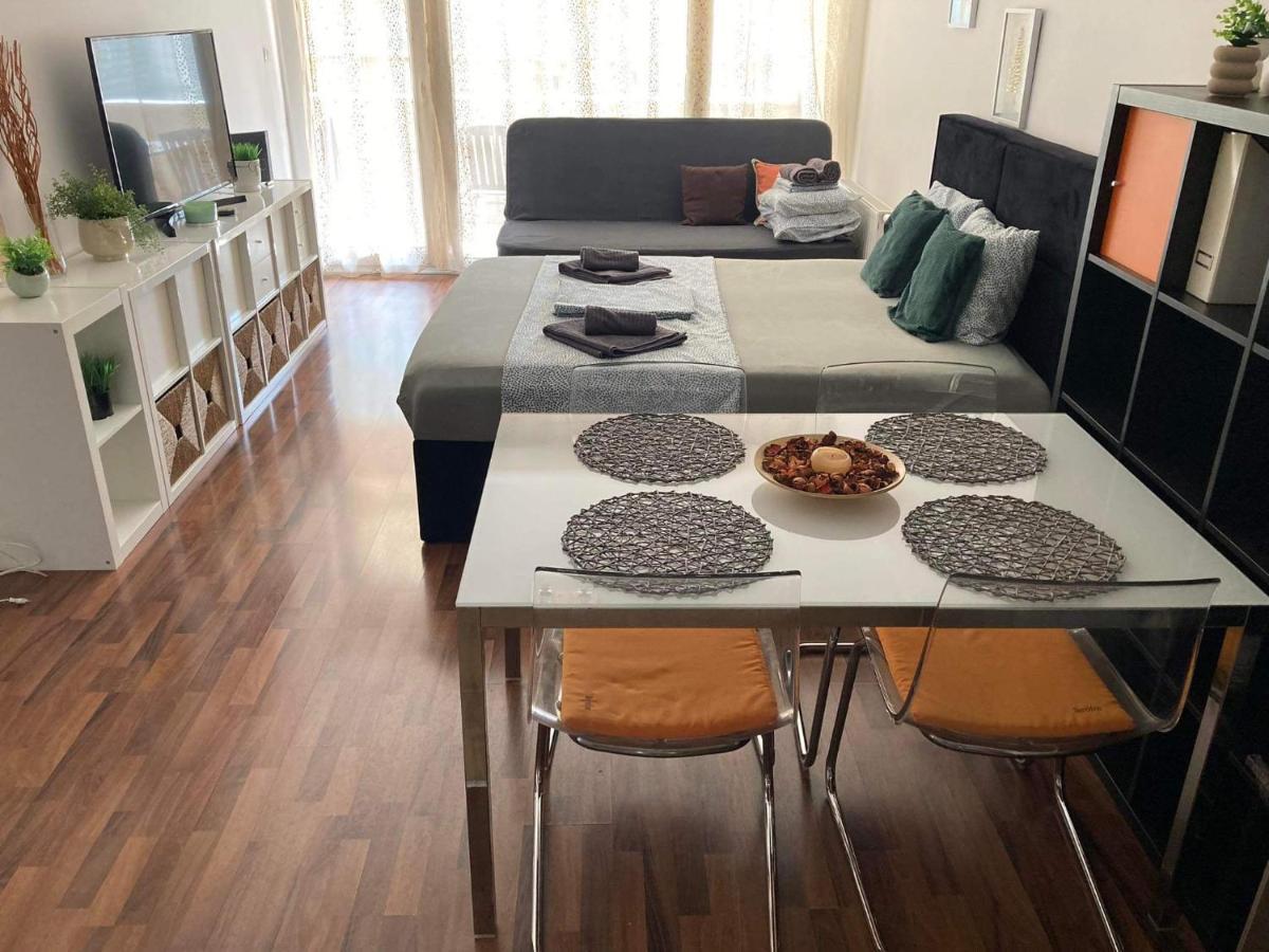 Corvin Boutique Apartment Parking In The Plaza Budapest Exteriör bild
